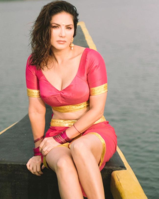 Sunnyleone Latest Instagram Pics